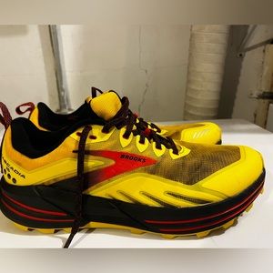 Brooks Cascadia 16 Trail Running Shoe